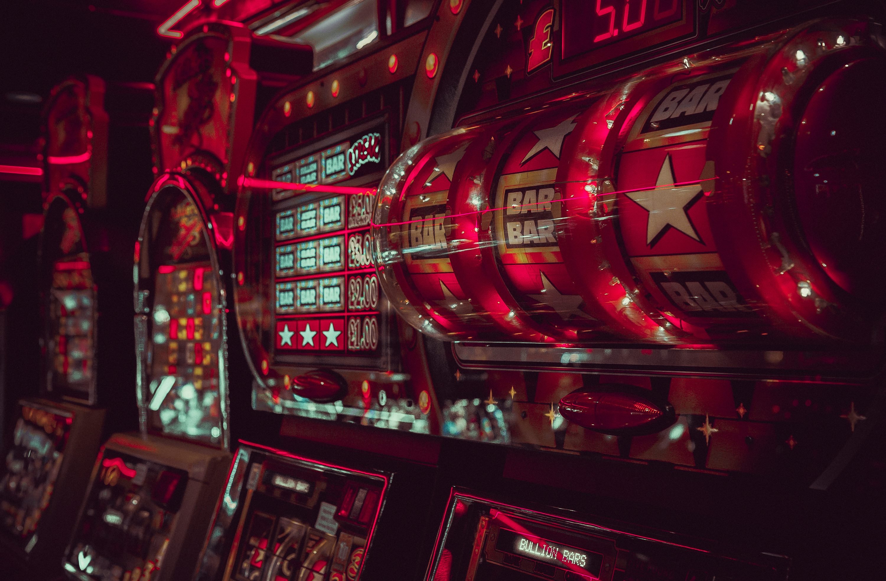 Màn hình chính ứng dụng qa88 hiển thị danh mục cược thể thao và slot online