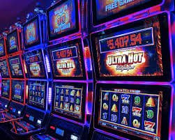 Giao diện live casino với dealer chuyên nghiệp trên nền tảng qa88